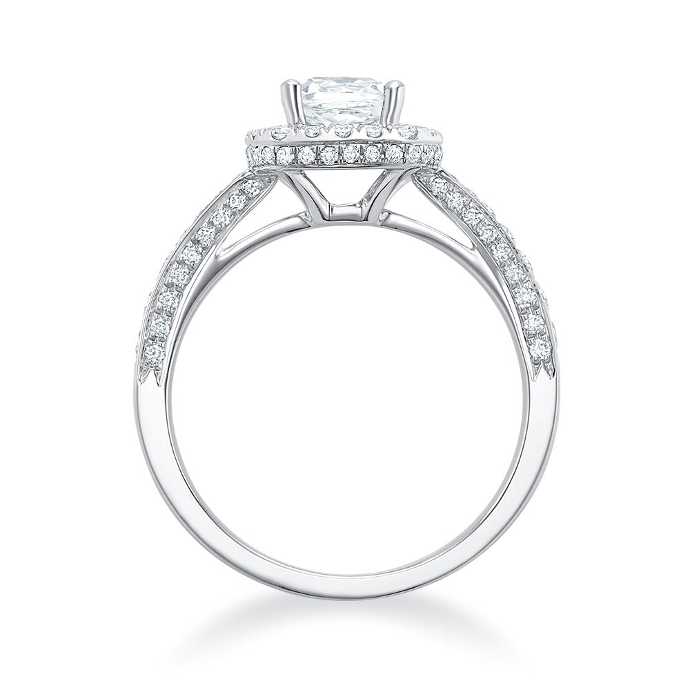 Bague de fiançailles auréole taille coussin
