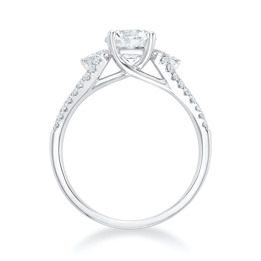 Bague de fiançailles à anneau fendu