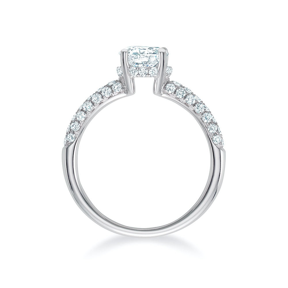 Bague de fiançailles avec halo caché